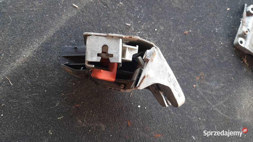 zamek klapy tylnej Mercedes C kombi 0004r