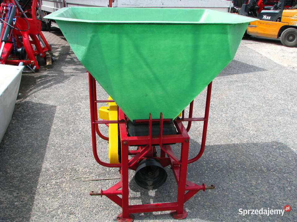 Rozsiewacze nawozów wapna jednotarczowy MOTYL nieuszkodzony Opoczno