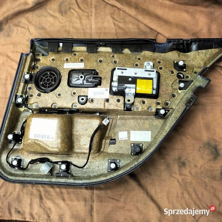 Boczek drzwi lewy tył BVMW E65 czarna skóRa Poręba