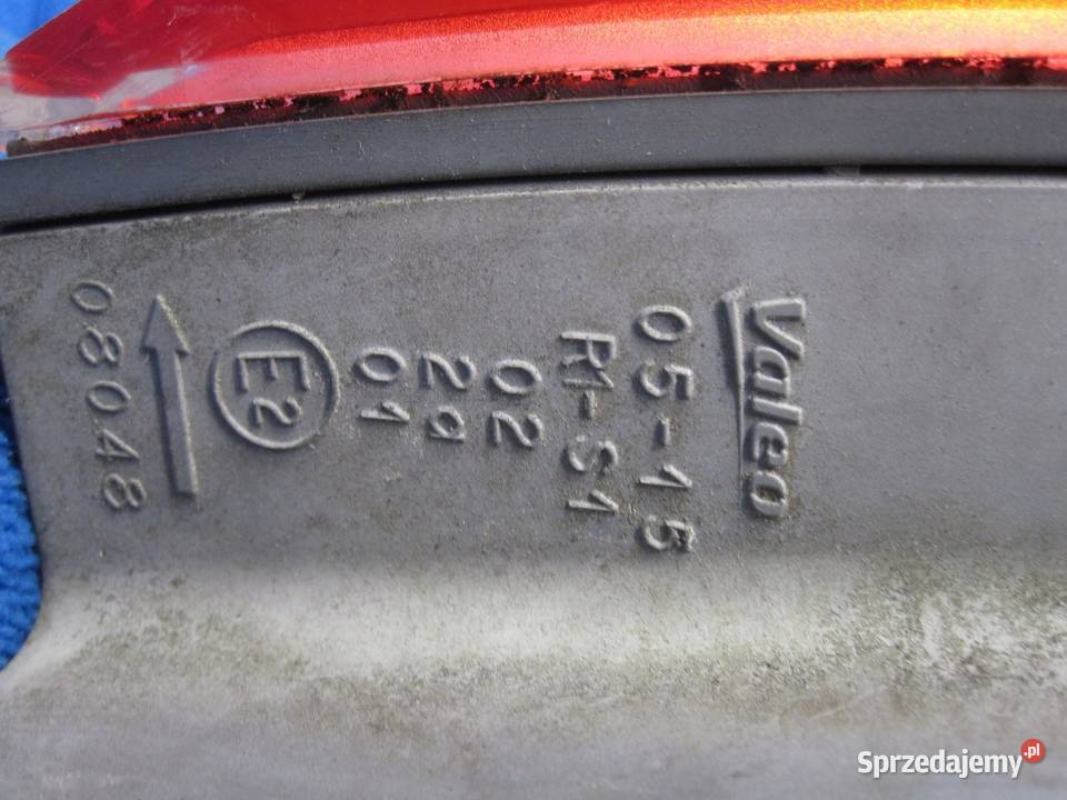 TOYOTA AVENSIS T27 III 09r lampa lewa tył sprzedam