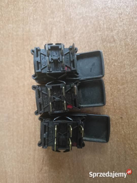 Przełącznik świateł awaryjnych Fiat 126p EL osobowe Czujniki i sterowniki świateł Tarnobrzeg