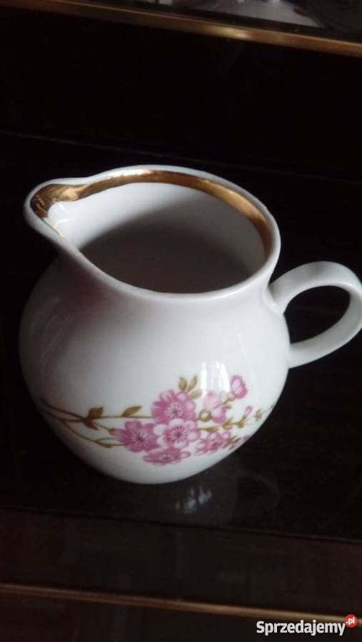 Dzbanuszek mlecznik porcelana rosyjka sygnowana Warszawa