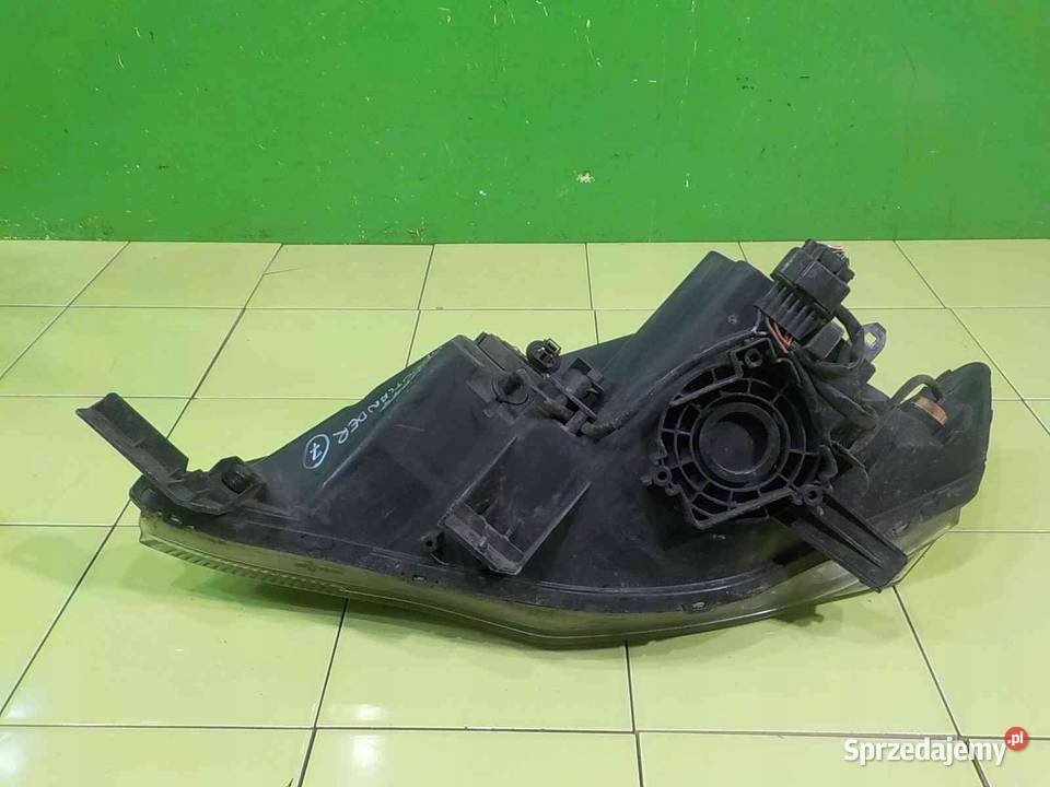 MITSUBISHI OUTLANDER II 20 DID 09r lampa prawa Suków