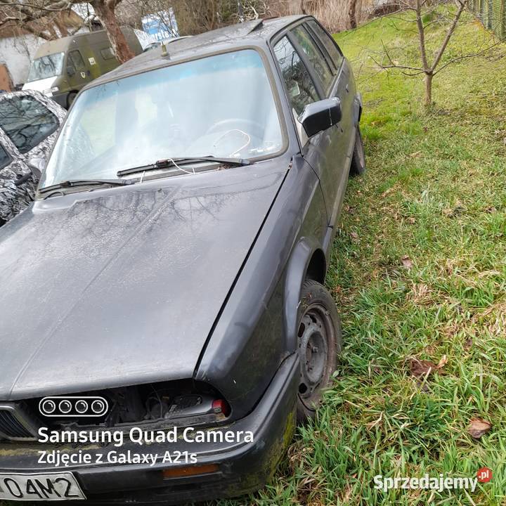 BMW E30kombiKAROSERIA z dokumentami Reda