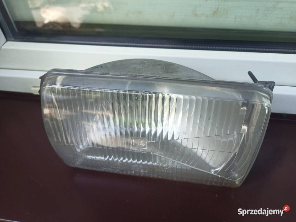 VW Passat B1 lampa przednia prawa reflektor Sieradz