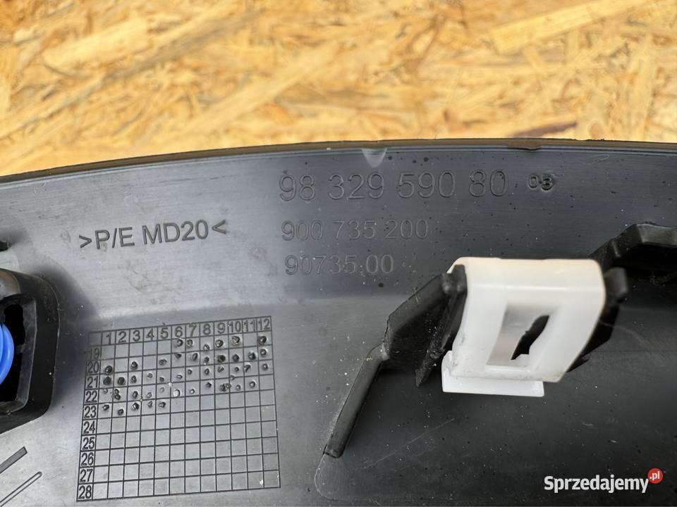 Listwa błotnika przód lewa LH citroen c4 III 3