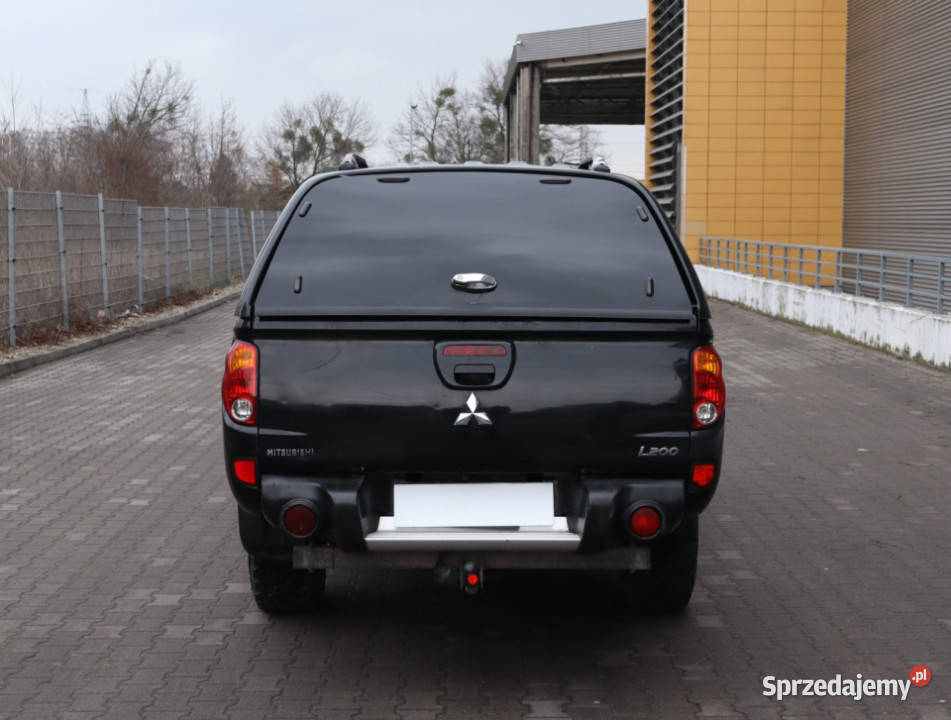 Mitsubishi L200 25 DID isofix mazowieckie Piaseczno