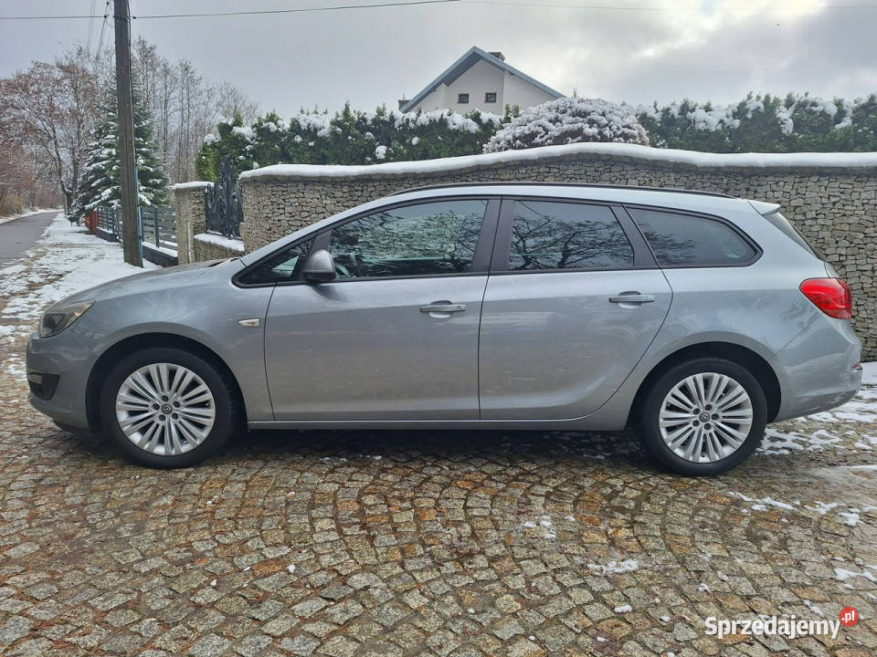 Opel Astra Sport Tourer 14 Turbo Edition J Siewierz sprzedam