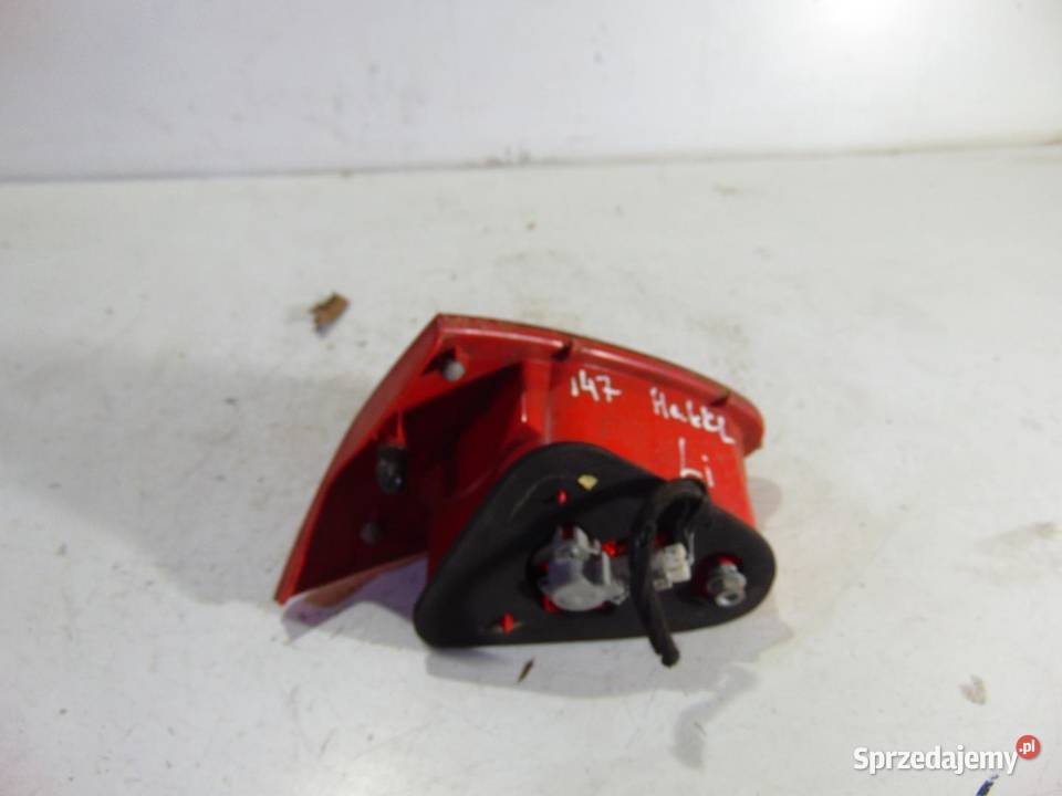 LAMPA LEWA TYLNA TYŁ KLAPY ALFA ROMEO 147 HB
