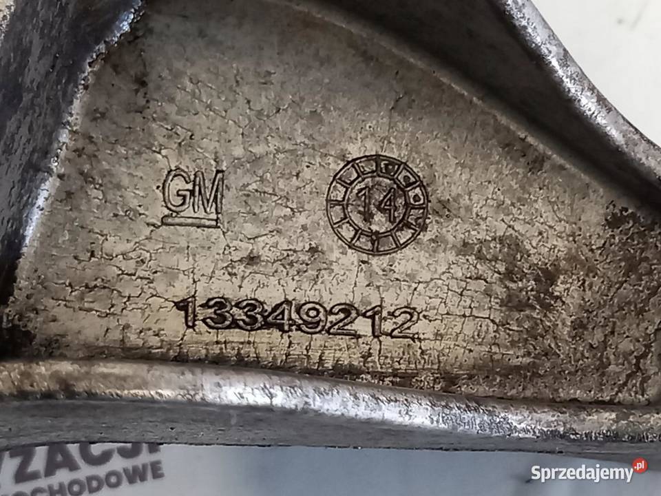 OPEL ASTRA J IV 16 CDTI 10r łapa podpora półosi