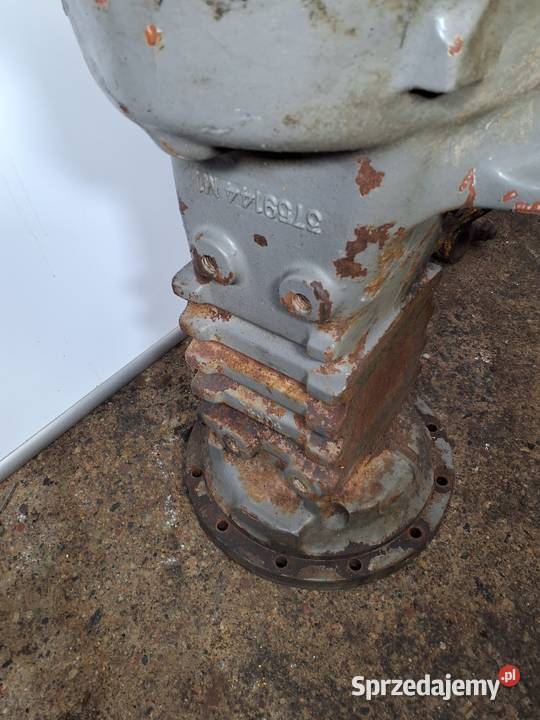 Polowa mostu tylnego lewa Massey Ferguson Fermec Gdynia