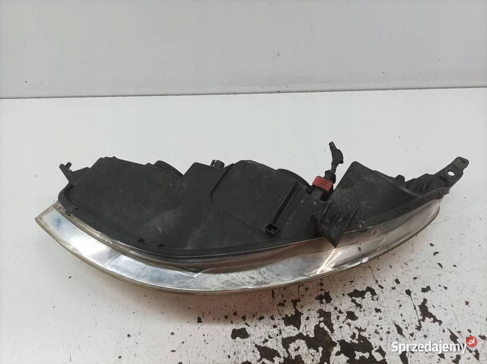 LAMPA PRZÓD PRAWA 9660235980 0301213202 Peugeot