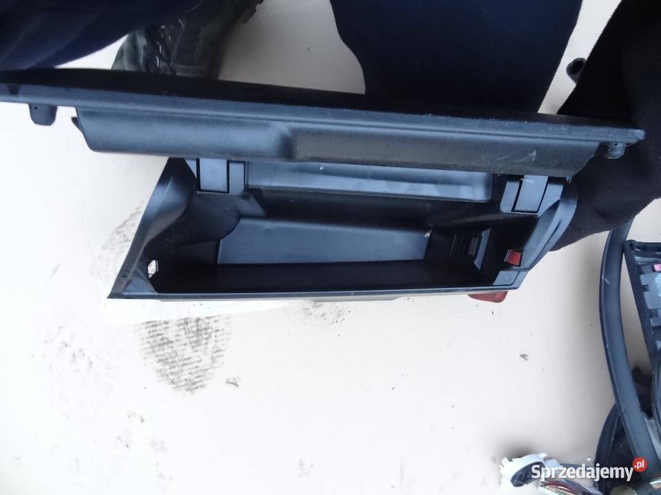 SCHOWEK PASAŻERA TOYOTA HILUX VIII 16R wielkopolskie sprzedam