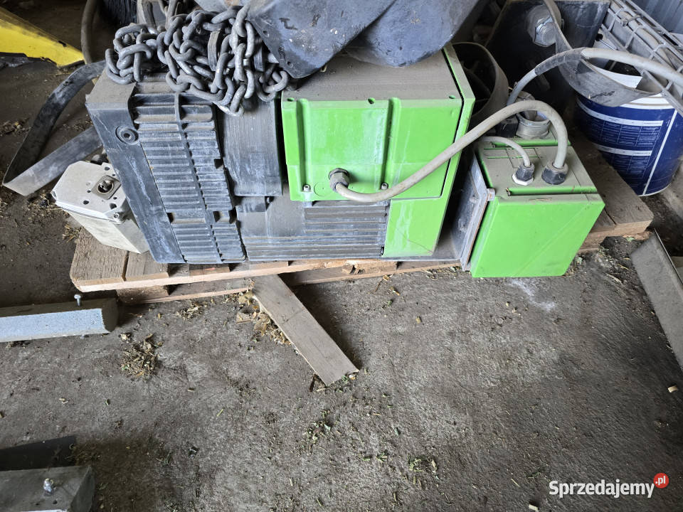 Wciągarka warsztatowa do suwnicy podwójna STAHL Baliki