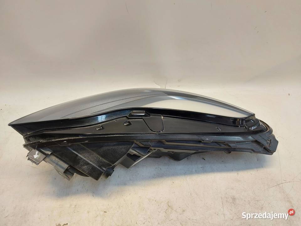 TESLA MODEL Y 2022r LAMPA PRAWA PRZÓD RHD