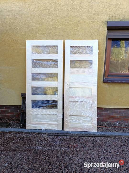 drzwi sosnowe drewniane  Mocne Solidne