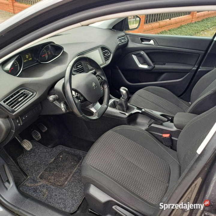 Peugeot 308 12 110 Klimatronic Kamera Cofania Rok produkcji 2016 sprzedam