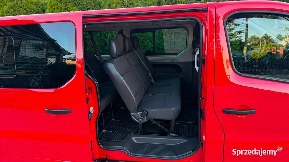 Opel Vivaro LONG 9osobowy Serwisowany STAN czerwony