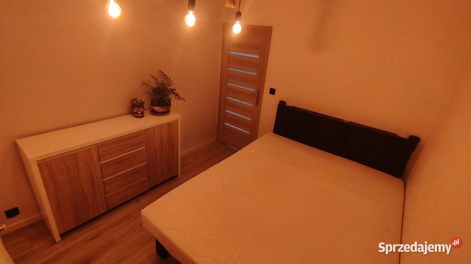 Materac sprężynowy 160x200 kupiony pół roku temu pomorskie sprzedam