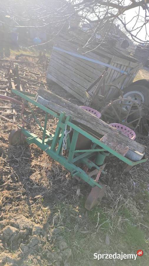 Sadzarka dwurzędowa do ziemniaków sadzeniaków Siewniki i sadzarki Sieradz