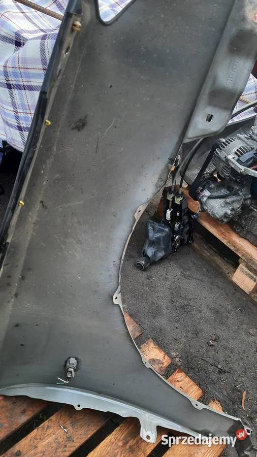 błotnik prawy lewy Toyota Avensis II t25 Dębno
