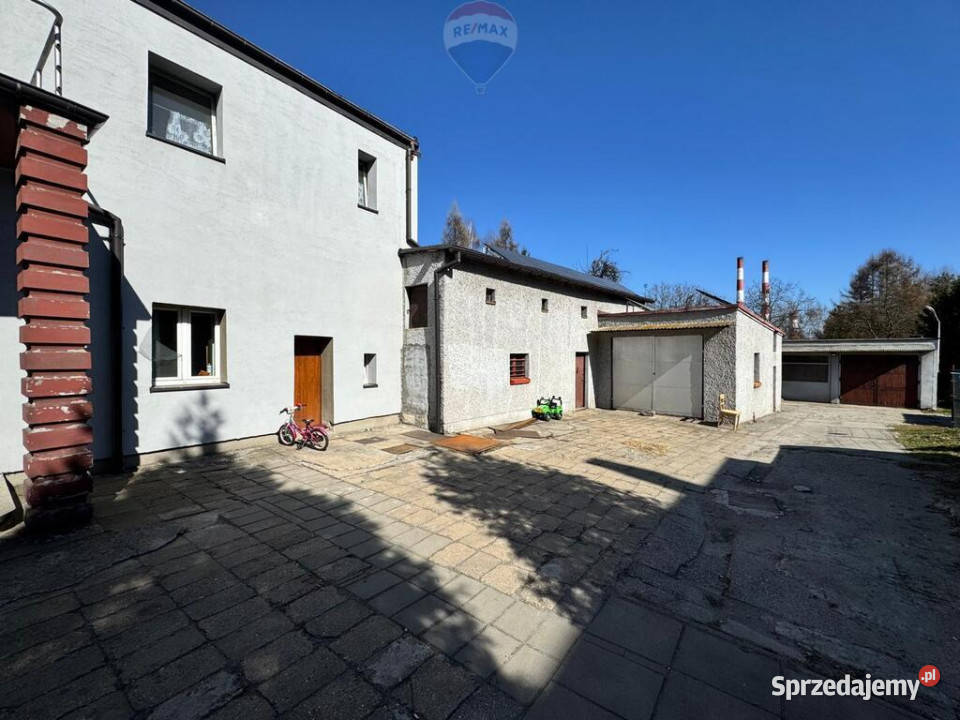 Duży dom z działką 2115 m i 3 garażami Rydułtowy