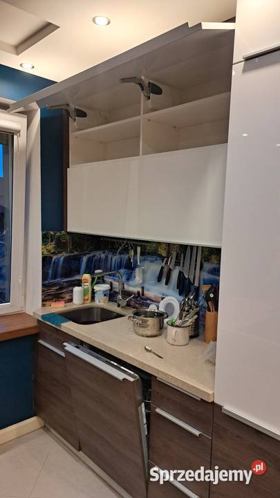 Zabudowa w komplecie sprzedam