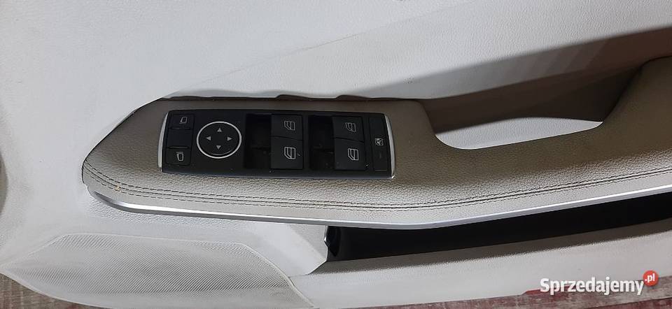 Boczek tapicerka drzwi Mercedes W212 Prawy przód Włoszczowa