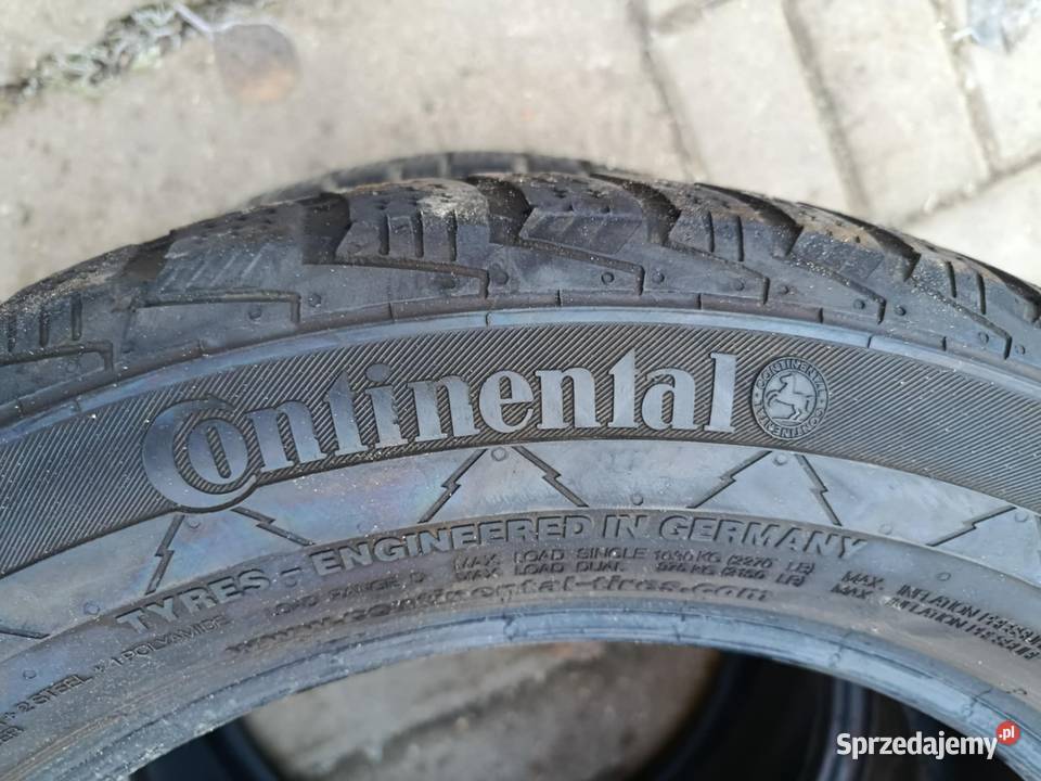 Opony zimowe Continental VancoWinter 2 22555 R17