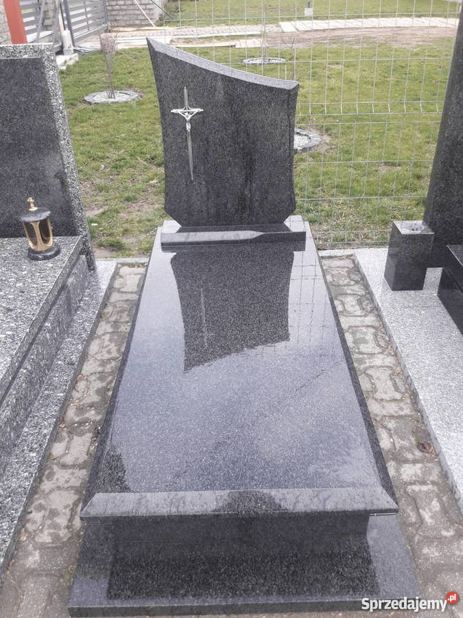 Nagrobek impala Strzegom