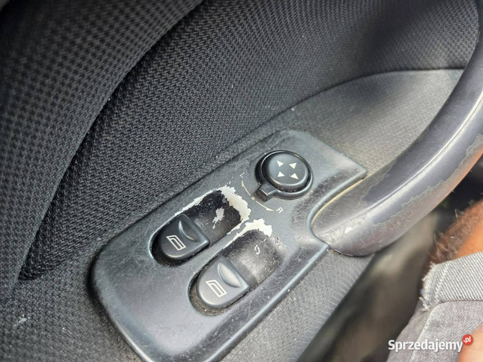 Alfa Romeo 147 16 Benzyna 105 Klimatyzacja isofix Słupsk sprzedam