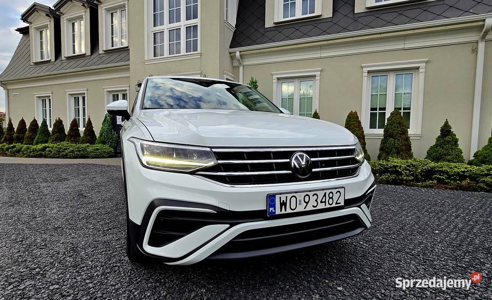 VW Tiguan 2024 20 benzyna 190 4motion 19 benzyna Warszawa