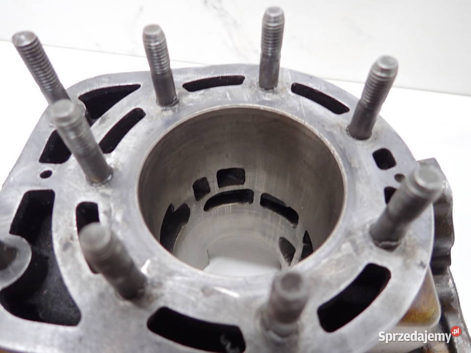 Cylinder Nikasil Lekkie Rysy Nowy Tłok 8109DB Strzelce Krajeńskie