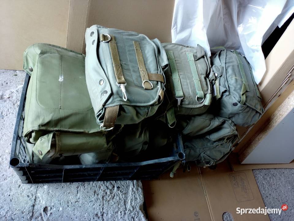 Maski i p gaz PRL zapasy wojskowe Jarosław