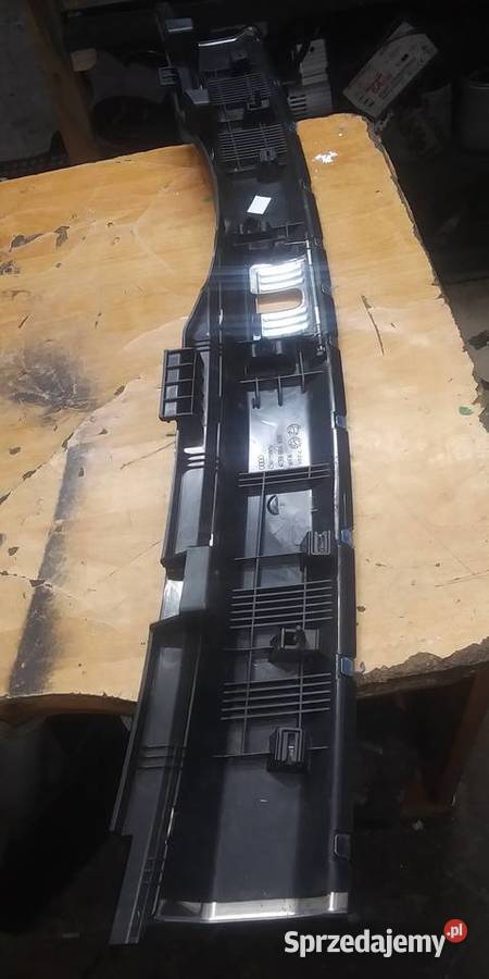 A6 C7 Avant listwa wewneczna bagaznika