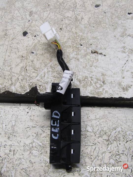 PRZYCISK PRZEŁĄCZNIK SYSTEMU STARTSTOP KIA CEED
