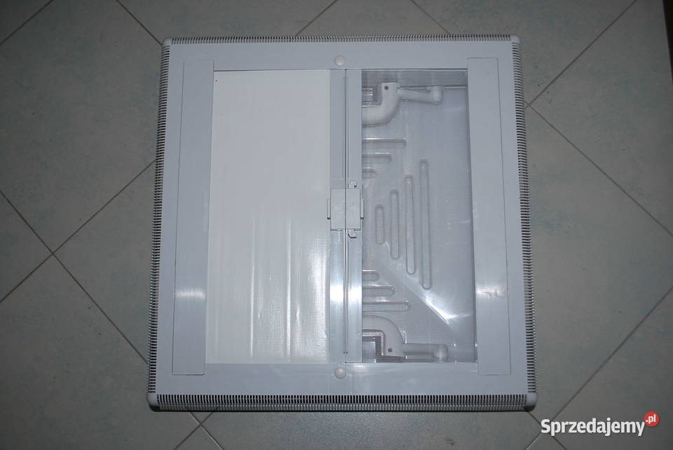 OKNO DACHOWESZYBERDACH 40x40 DO KAMPERAKEMPINGU Grzebowilk