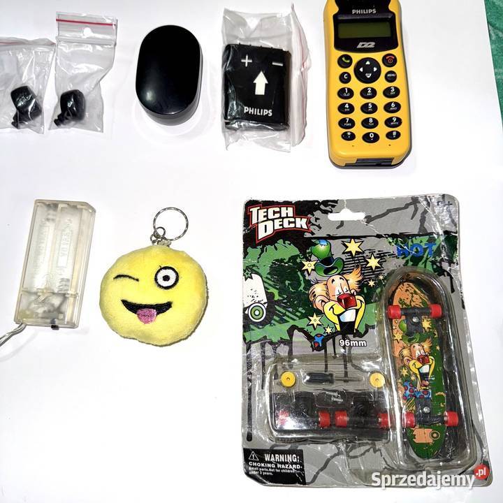 Zestaw elektroniki telefony urządzenia słuchawki HTC Warszawa sprzedam