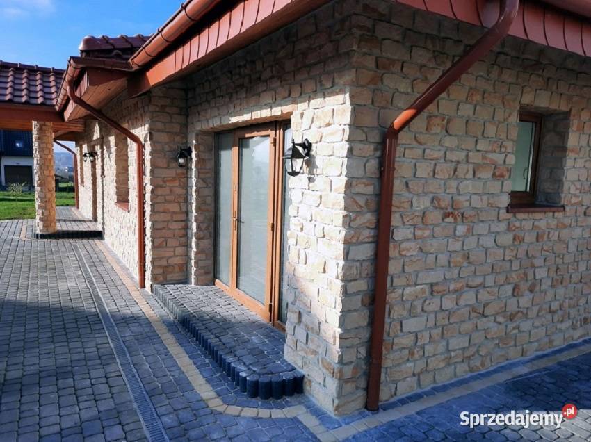 kamień ścienny na dom z czerwonym dachem Radomsko sprzedam
