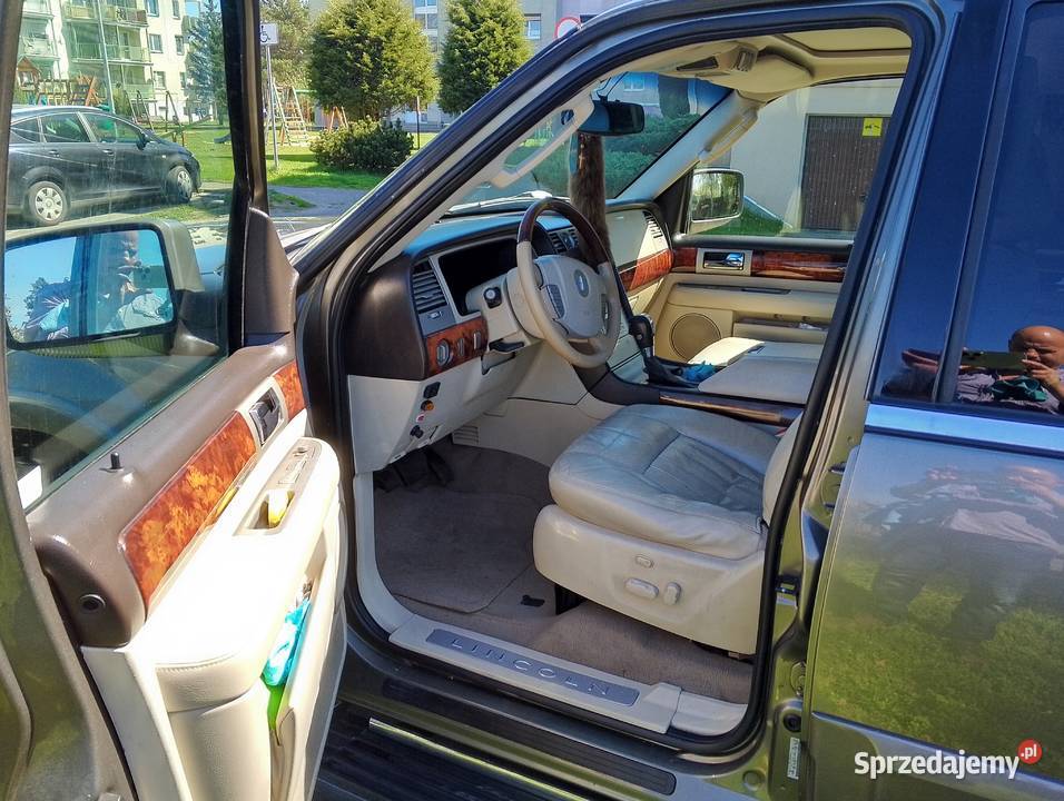 Samochód Lincoln Navigator Góra