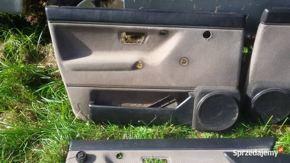 Boczki dzwi VW GOLF 2 5DZWIOWY Tapicerki samochodowe Elbląg