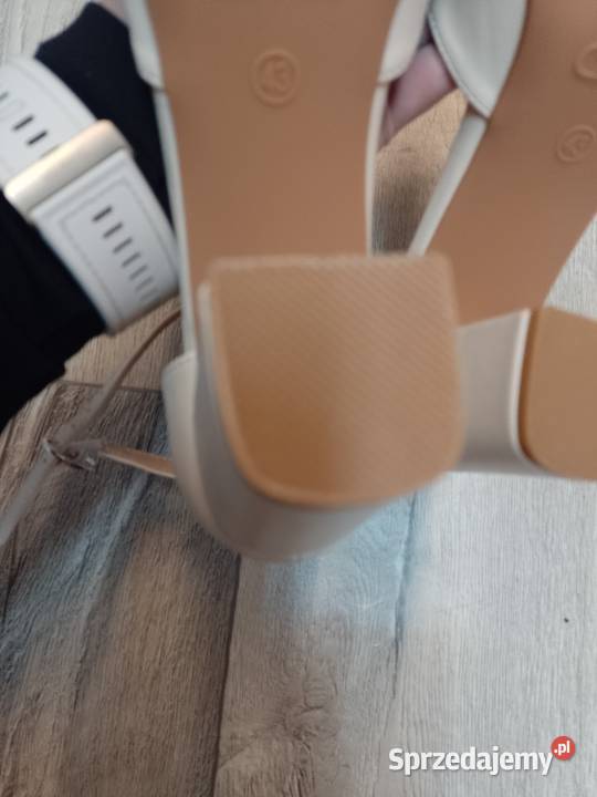 43 Beżowe czółenka wieczorowe z zapięciem NOWE Kraków