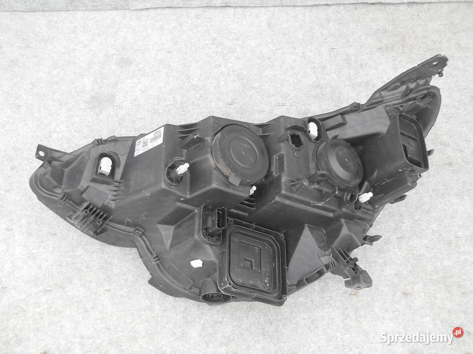 RENAULT MEGANE IV LAMPA PRAWA PRZEDNIA Siechnice
