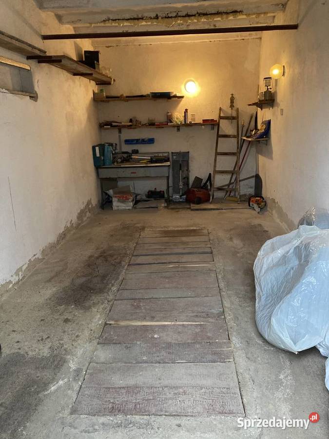 Garaż osiedle Piastowskie Świebodzice