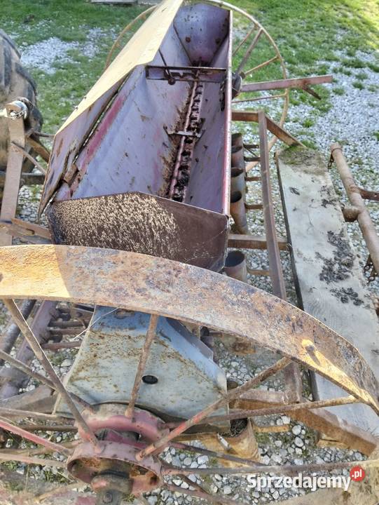 Siewnik zbożowy 17 lejowy w całości na części Huta Koszary