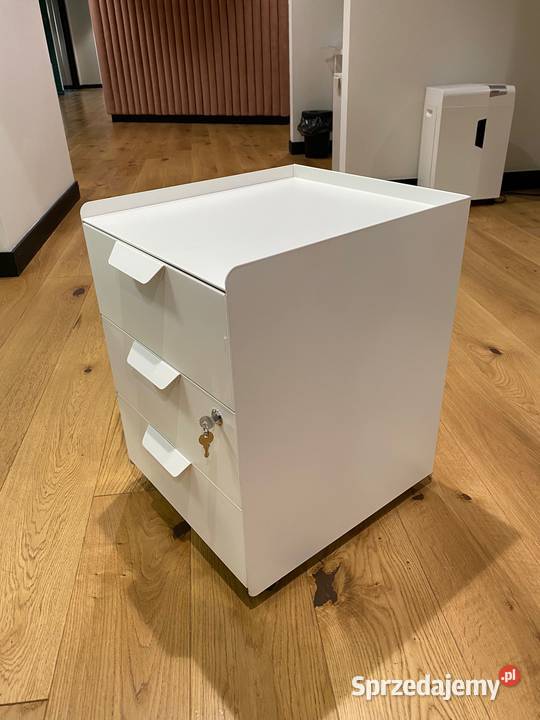 Sprzedam szafki biurowe 18 sztuk wymiary 474056 Warszawa sprzedam