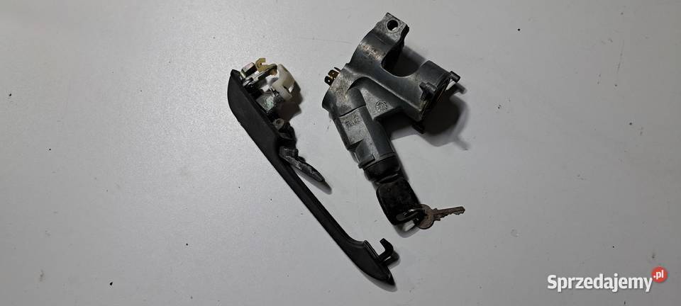 Stacyjka z kluczykiem i klamką Audi 80 B2 zestaw Luzino sprzedam