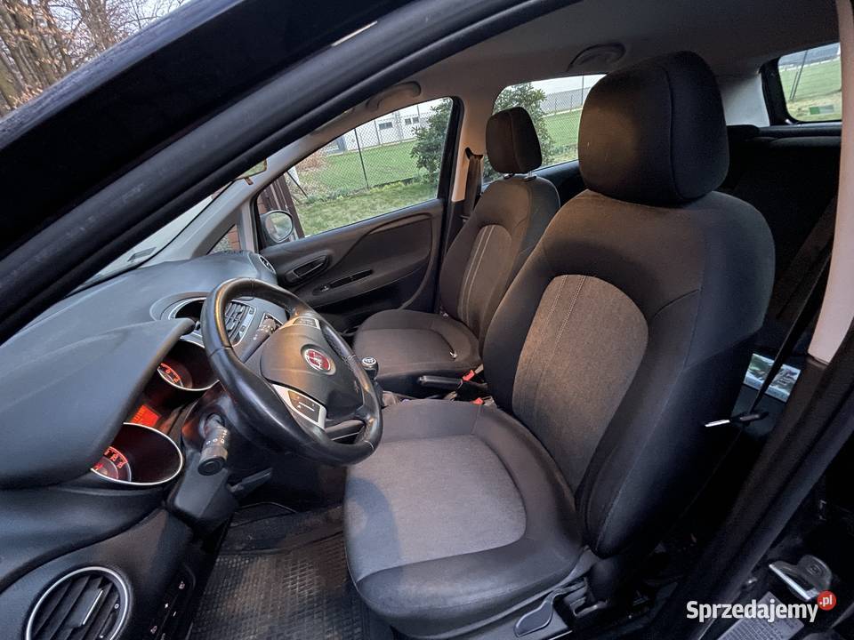 Samochód Fiat Punto 14 77 czarny mały przebieg pierwszy właściciel Bielsko-Biała