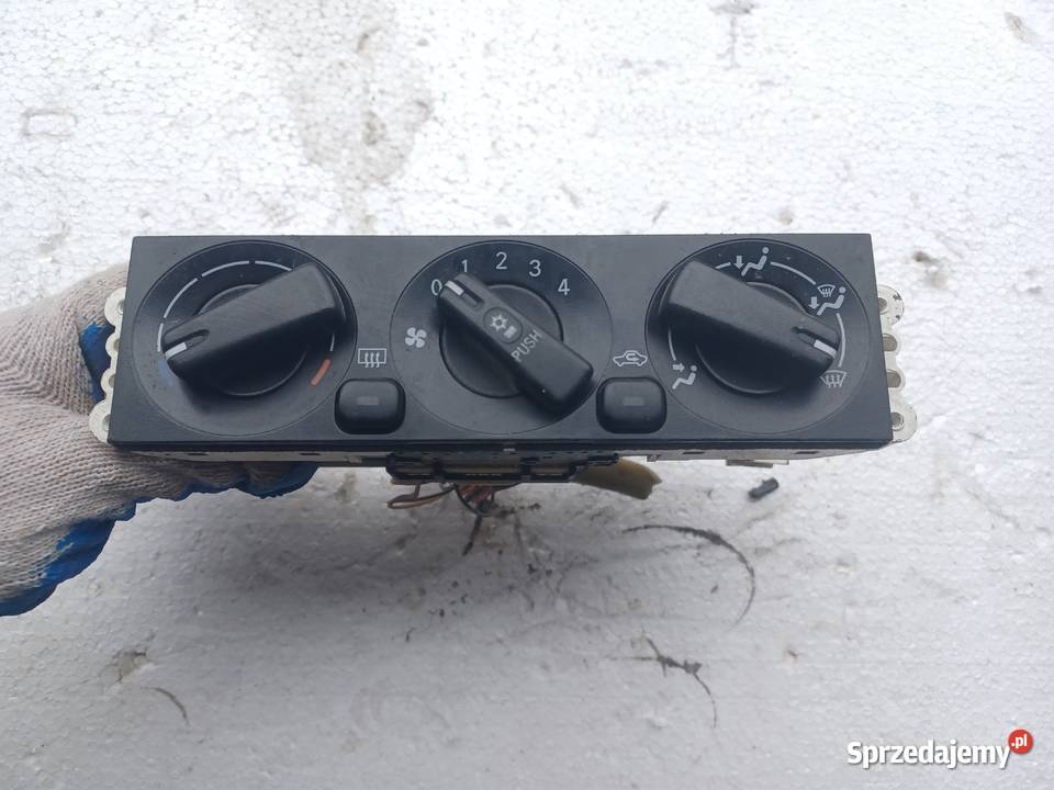 Panel Nawiewu Mitsubishi Space Star osobowe Pozostałe lubelskie Wisznice