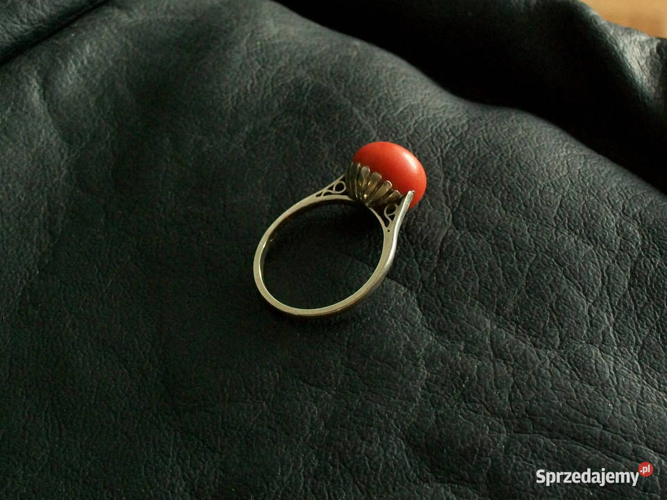 Pierścionek z Koralem Szlachetnym Białe Złoto Brzeg